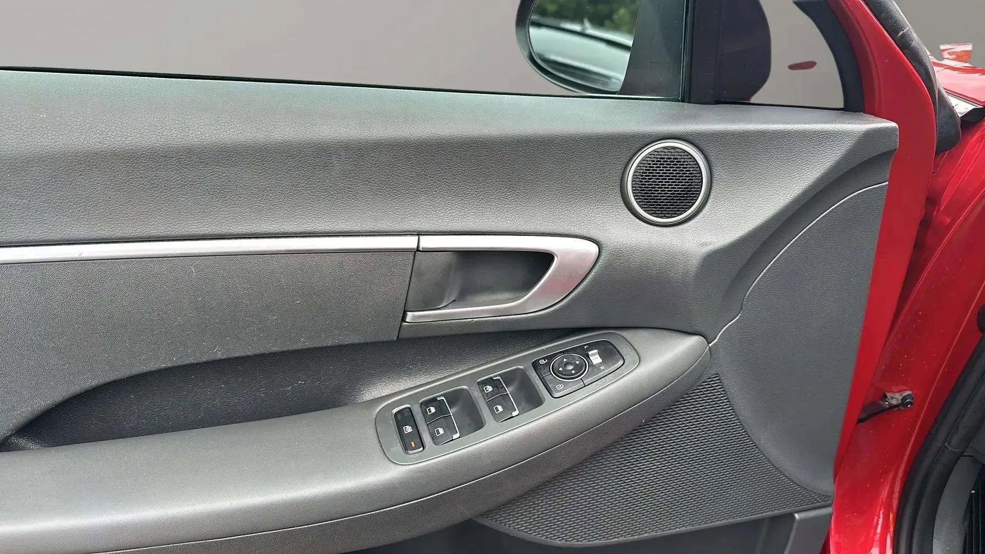 Used 2020 Hyundai Sonata SE w/ Cargo Package image 9