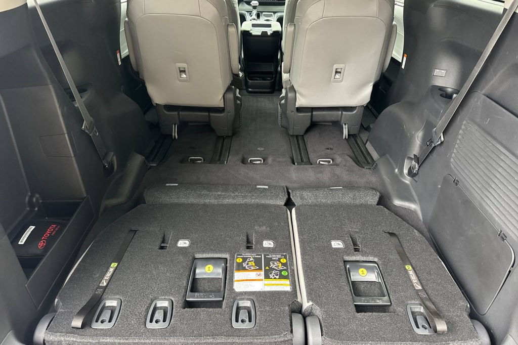 Certified 2025 Toyota Sienna XLE w/ XLE Plus Package AWD/4WD image 15