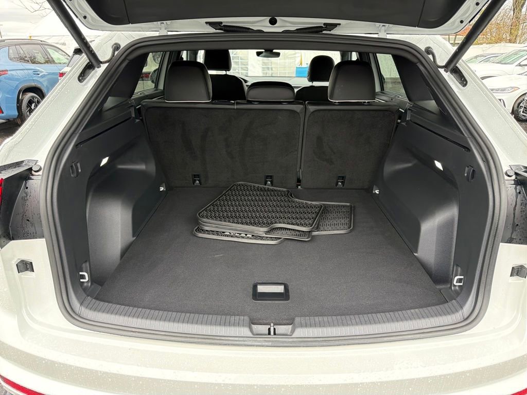 Used 2025 Volkswagen Atlas Cross Sport SEL Premium R-Line image 28