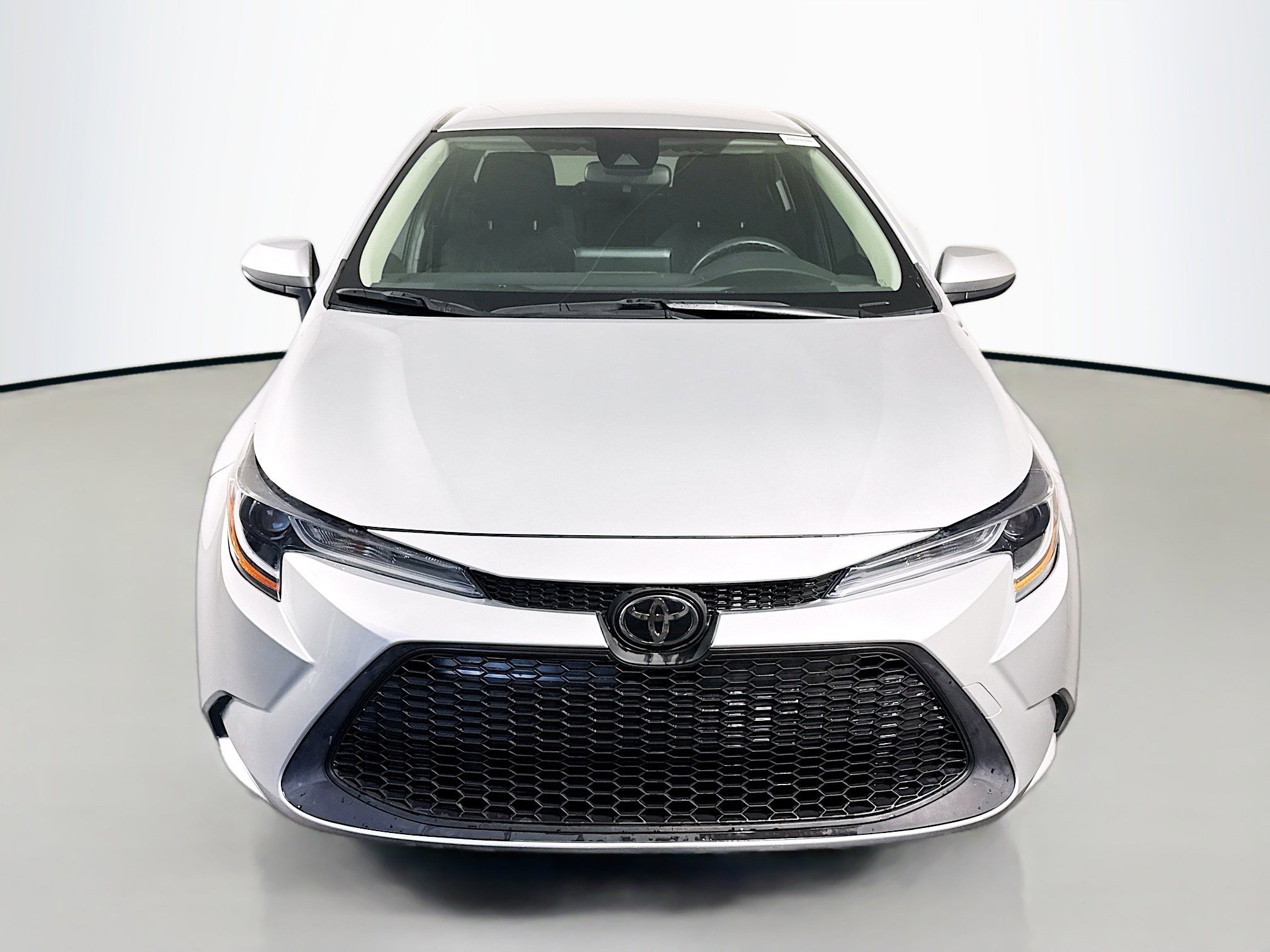 Used 2022 Toyota Corolla LE image 2