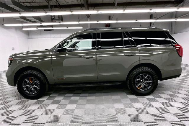Used 2025 Ford Expedition Tremor AWD/4WD image 13