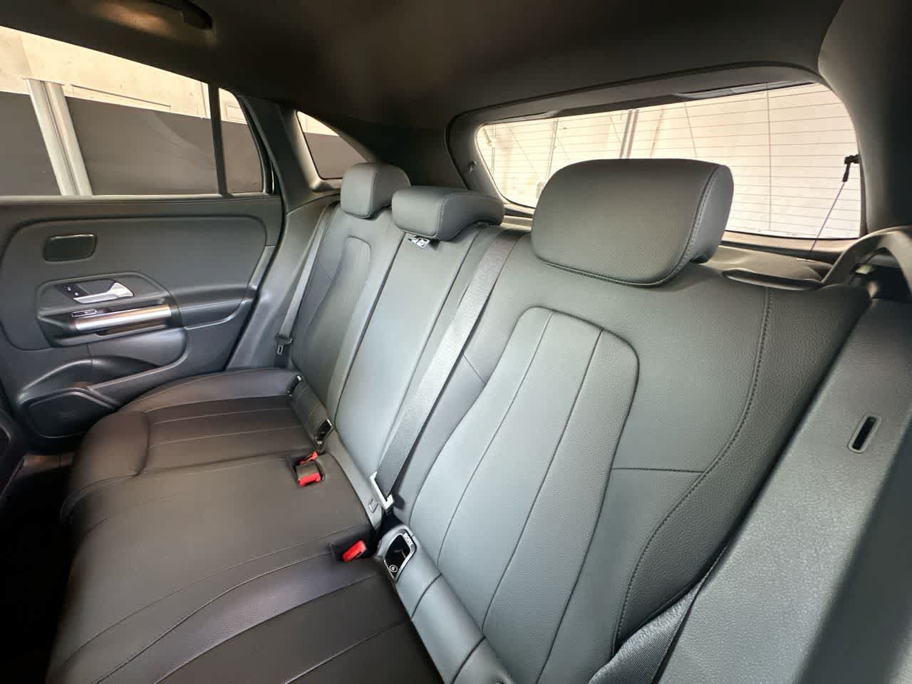 Used 2025 Mercedes-Benz GLA 250 4MATIC w/ Exclusive Package image 22