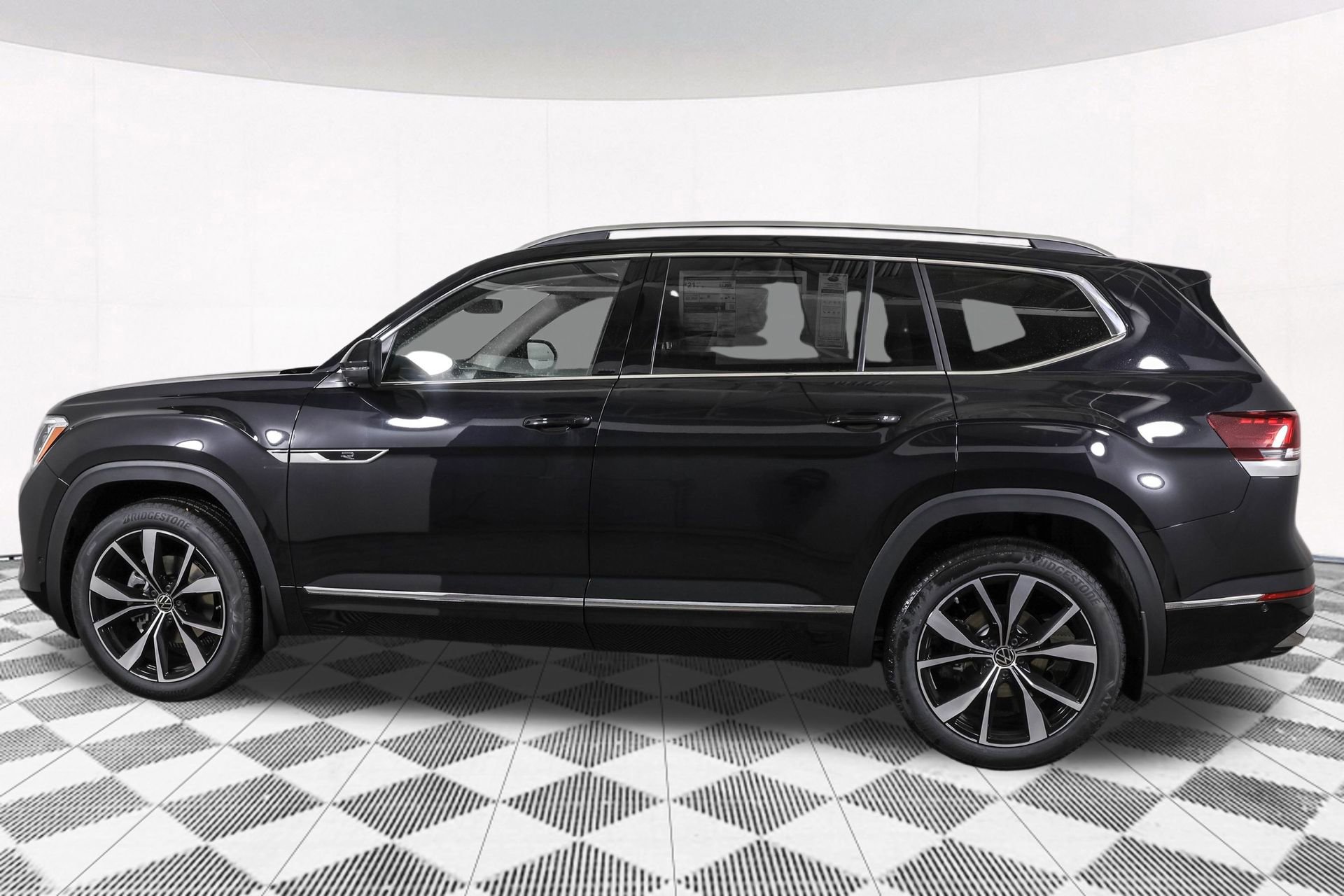 New 2026 Volkswagen Atlas SEL Premium R-Line image 17