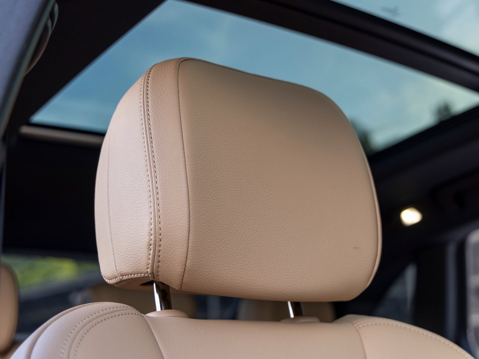 Certified 2025 Porsche Macan image 55