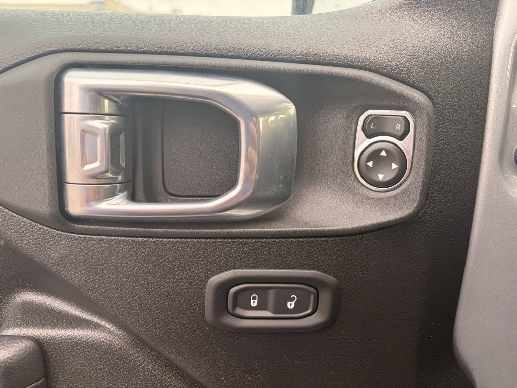 Used 2024 Jeep Gladiator Mojave w/ Steel Bumper Group image 13