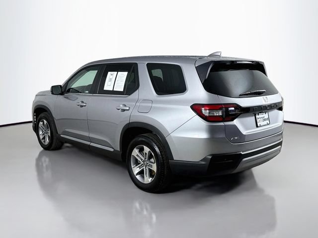 Used 2025 Honda Pilot EX-L image 7