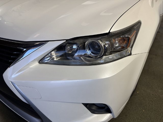 Used 2015 Lexus CT 200h FWD image 28