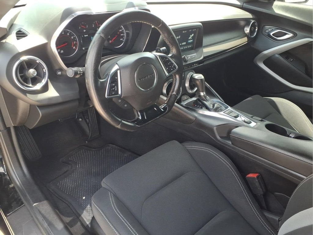 Used 2018 Chevrolet Camaro LT RWD image 15