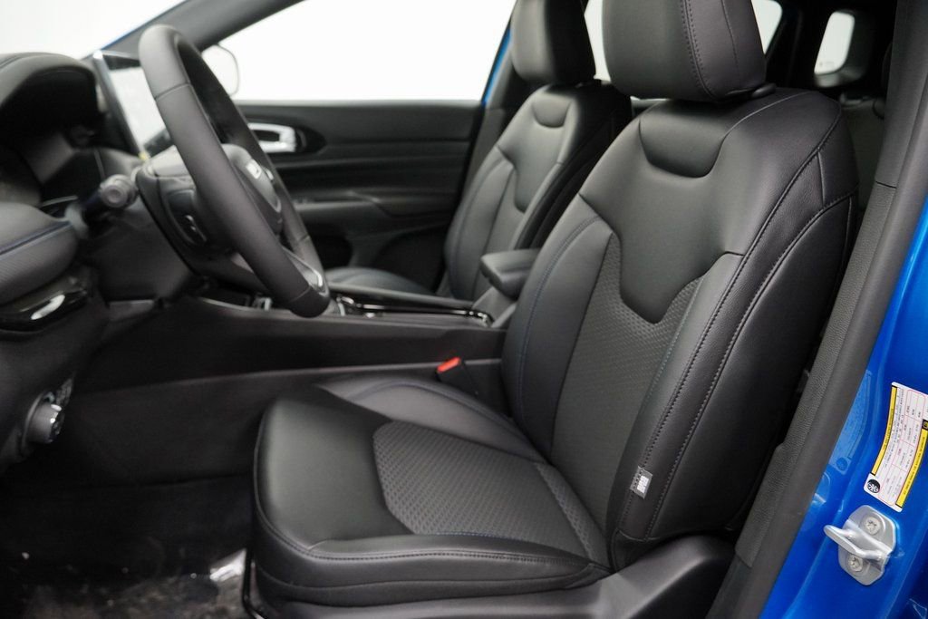 New 2026 Jeep Compass Latitude image 17