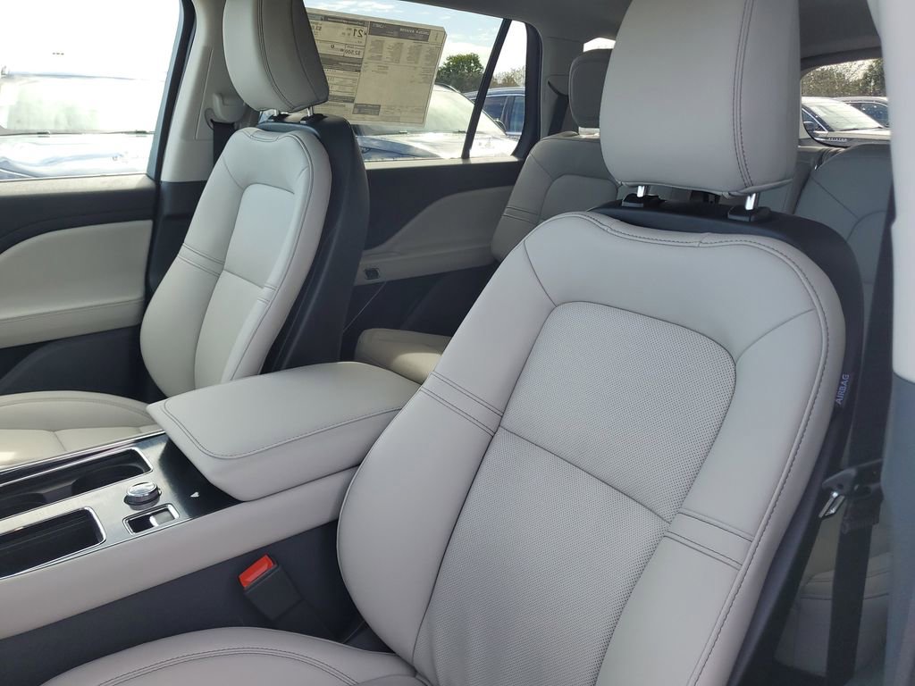 New 2025 Lincoln Aviator 2WD w/ Equipment Group 101A image 23