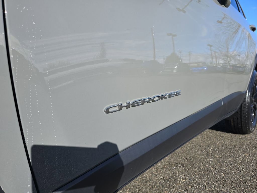 Used 2020 Jeep Cherokee Latitude Plus w/ Cold Weather Group image 33
