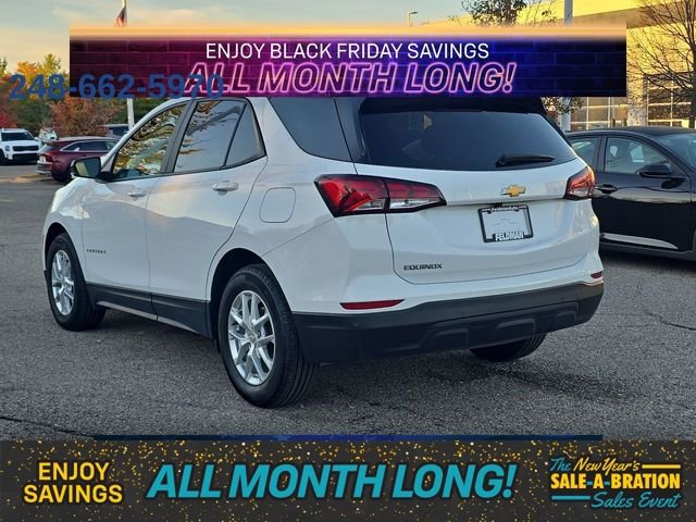 Used 2024 Chevrolet Equinox LS w/ LS Convenience Package image 3