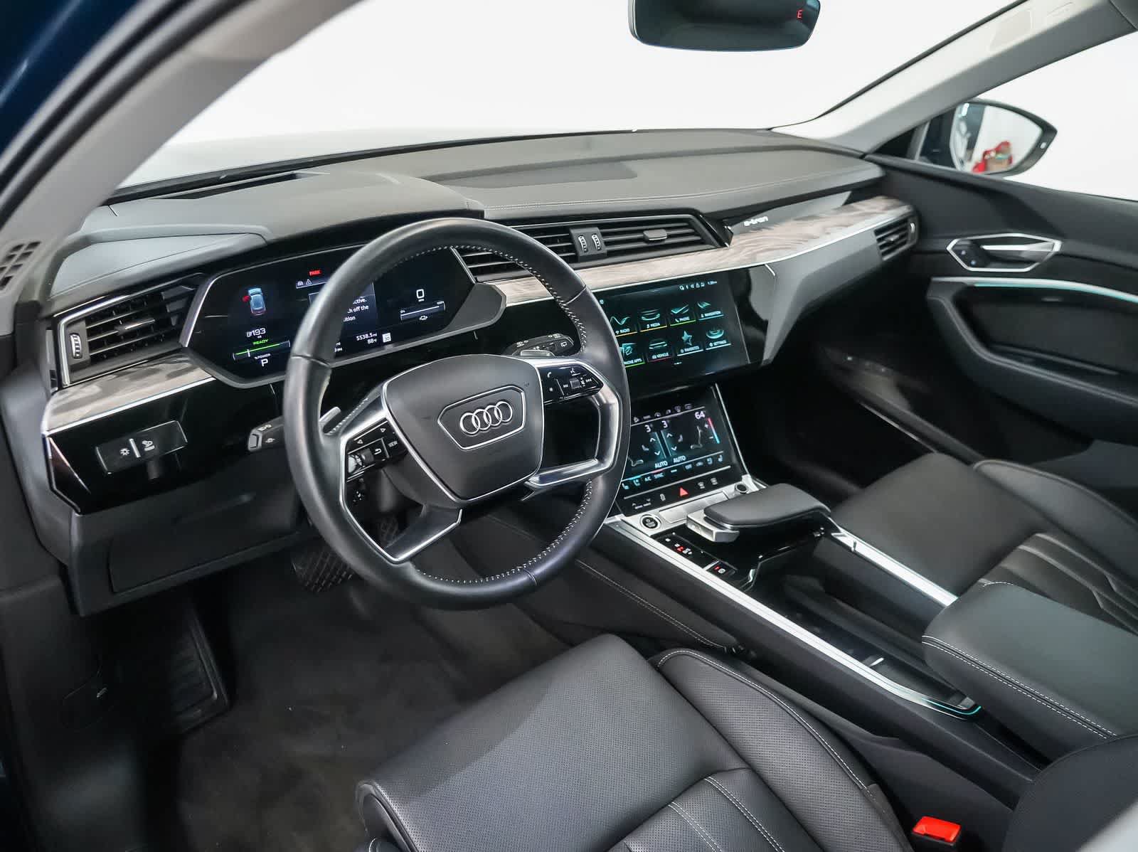 Used 2021 Audi e-tron Prestige w/ Prestige Package AWD/4WD image 4