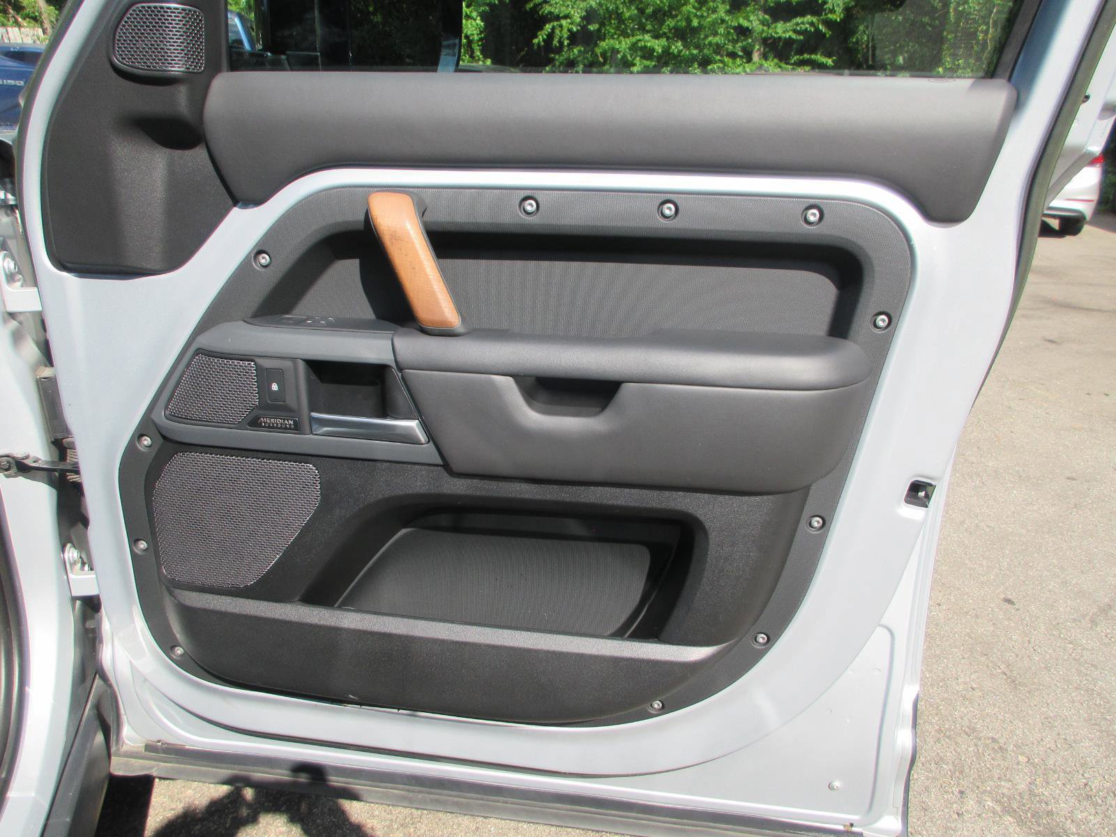 Used 2023 Land Rover Defender 110 X AWD/4WD image 32