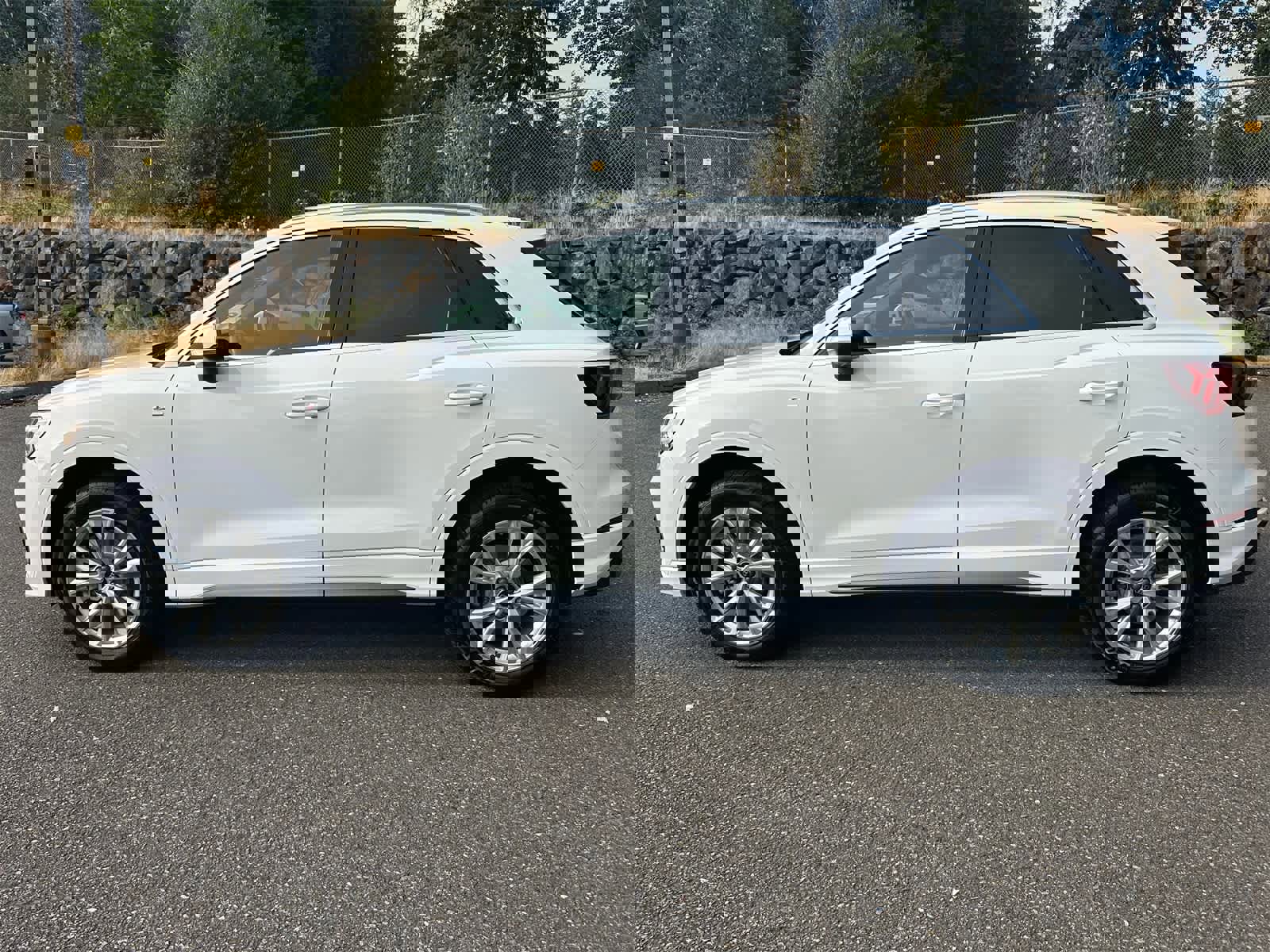 Used 2023 Audi Q3 2.0T Premium image 3