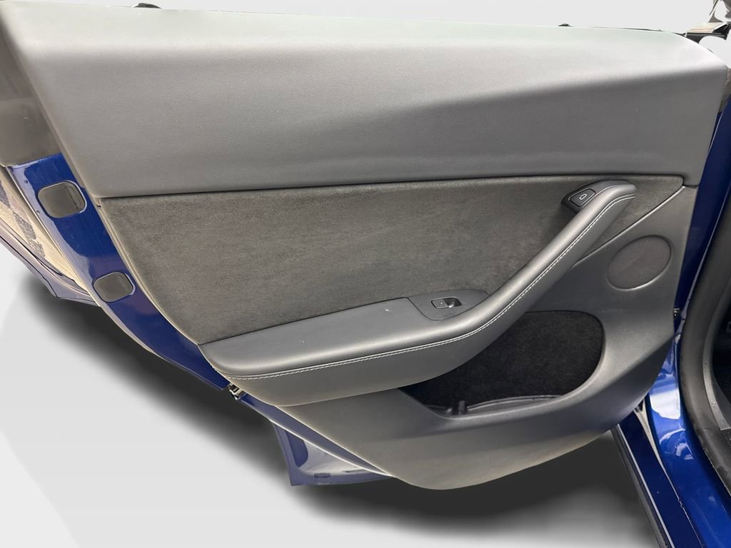 Used 2024 Tesla Model Y Long Range image 37