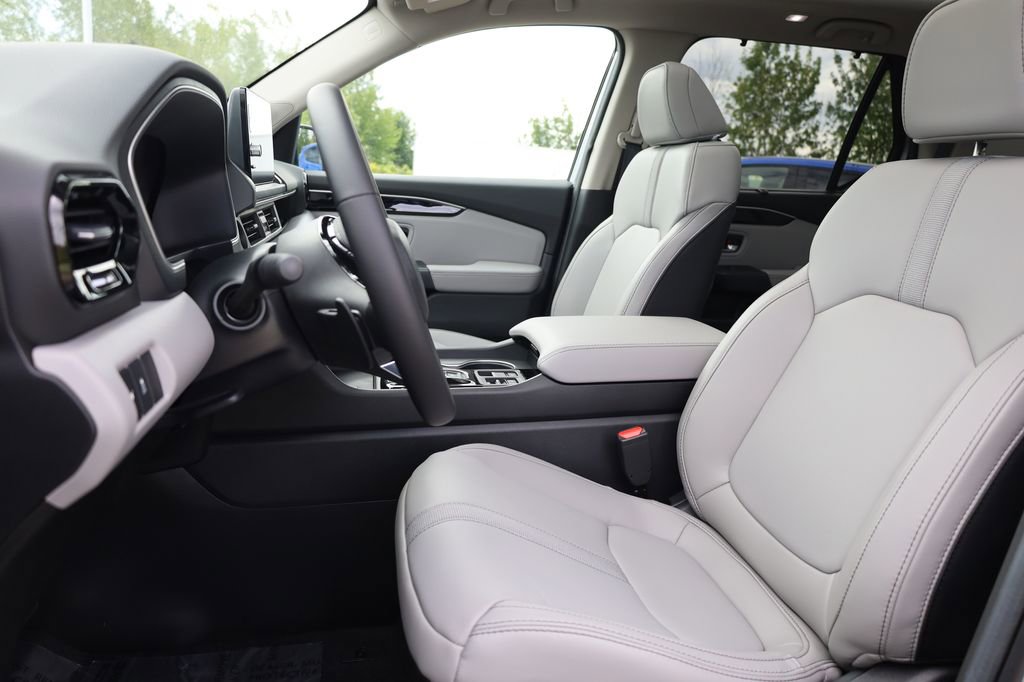 New 2025 Honda Pilot Touring image 11