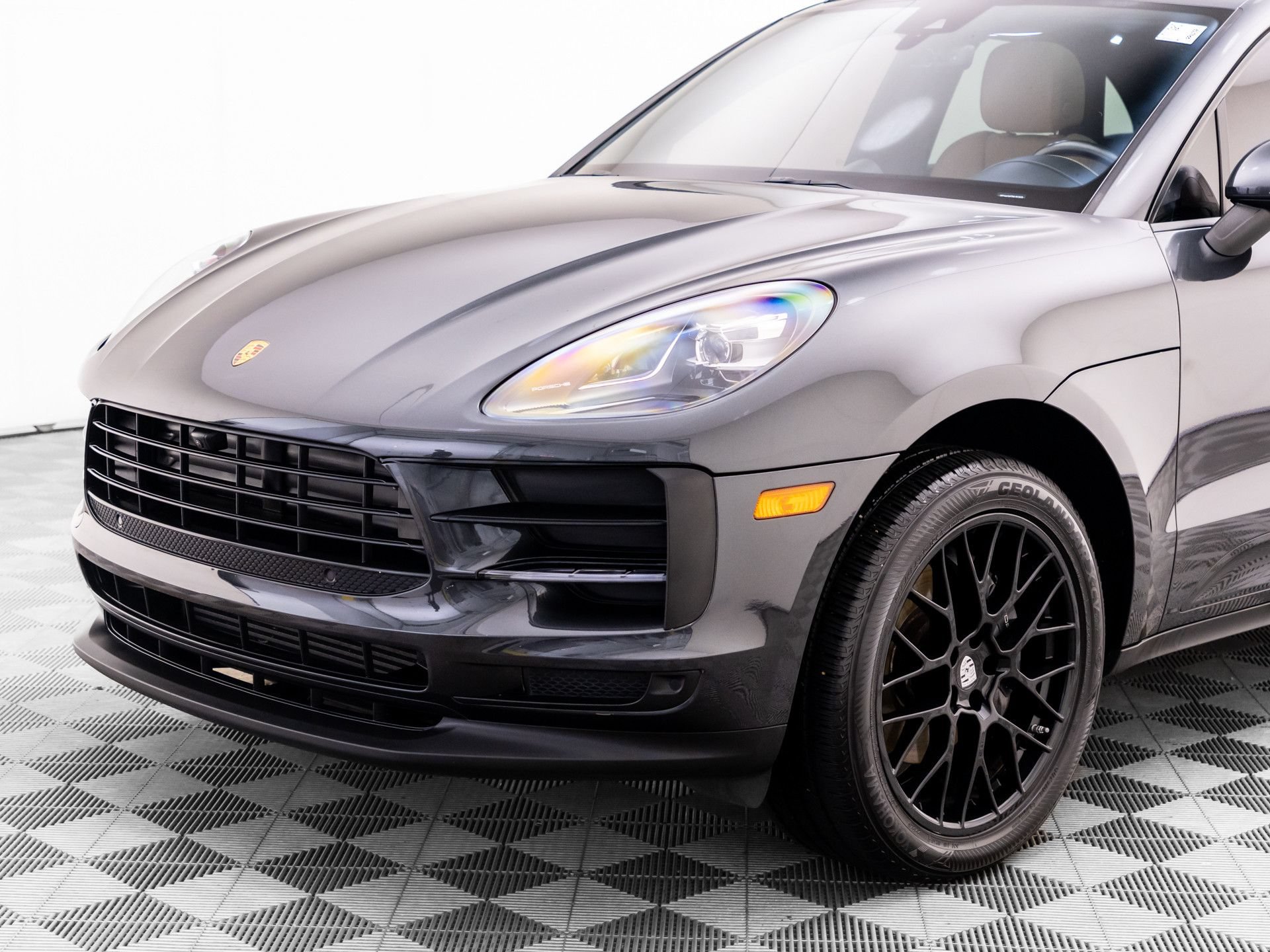 Used 2021 Porsche Macan AWD/4WD image 37
