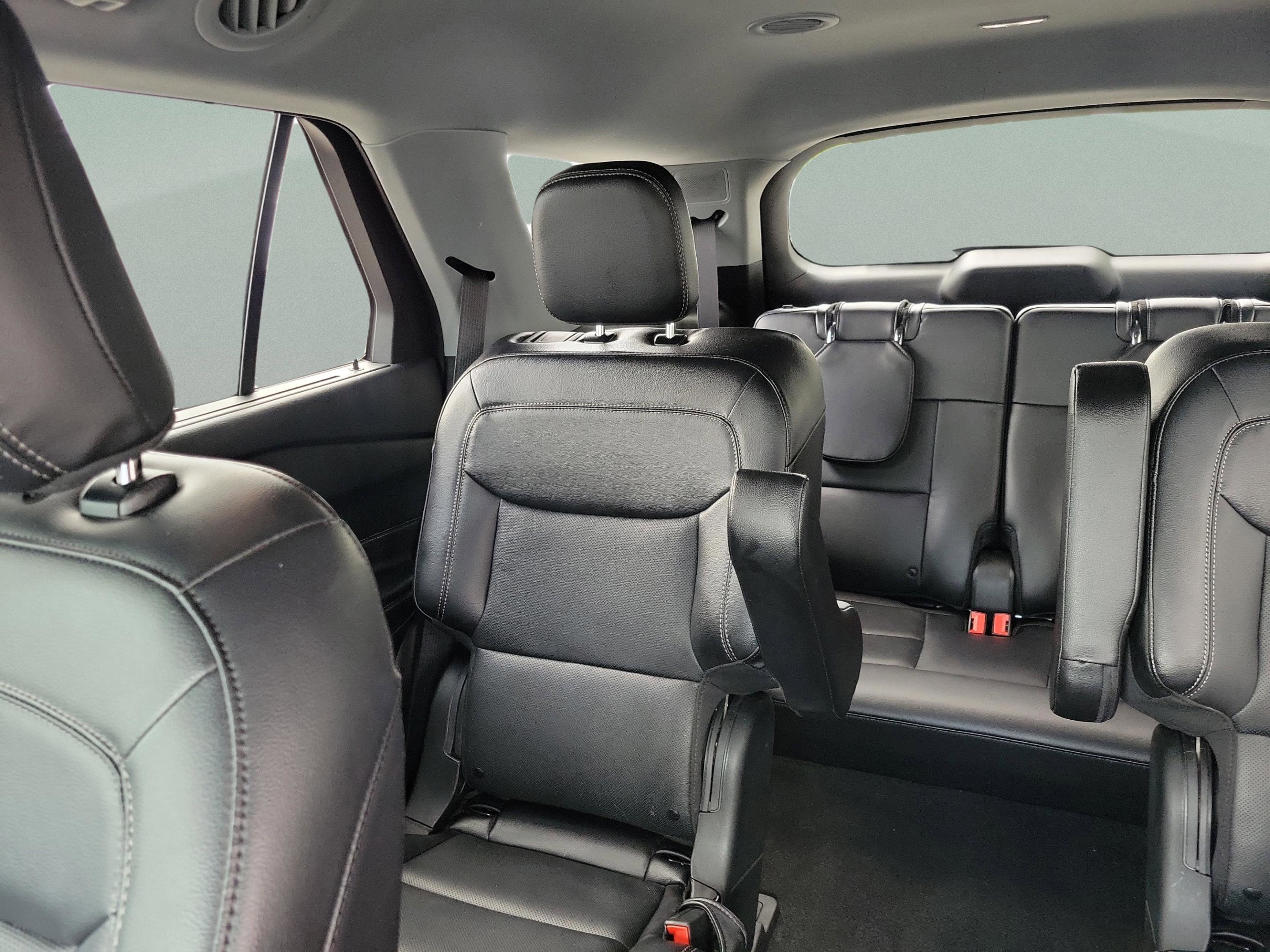 Used 2023 Ford Explorer Limited w/ Limited Technology Package RWD image 8