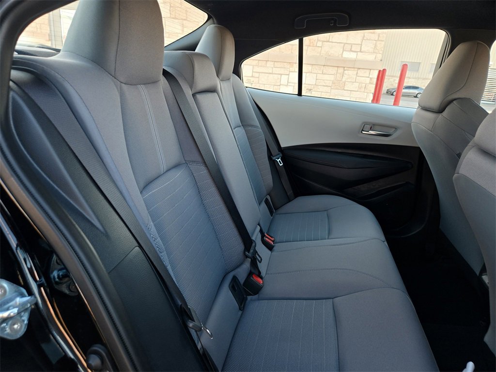 Used 2025 Toyota Corolla SE image 29