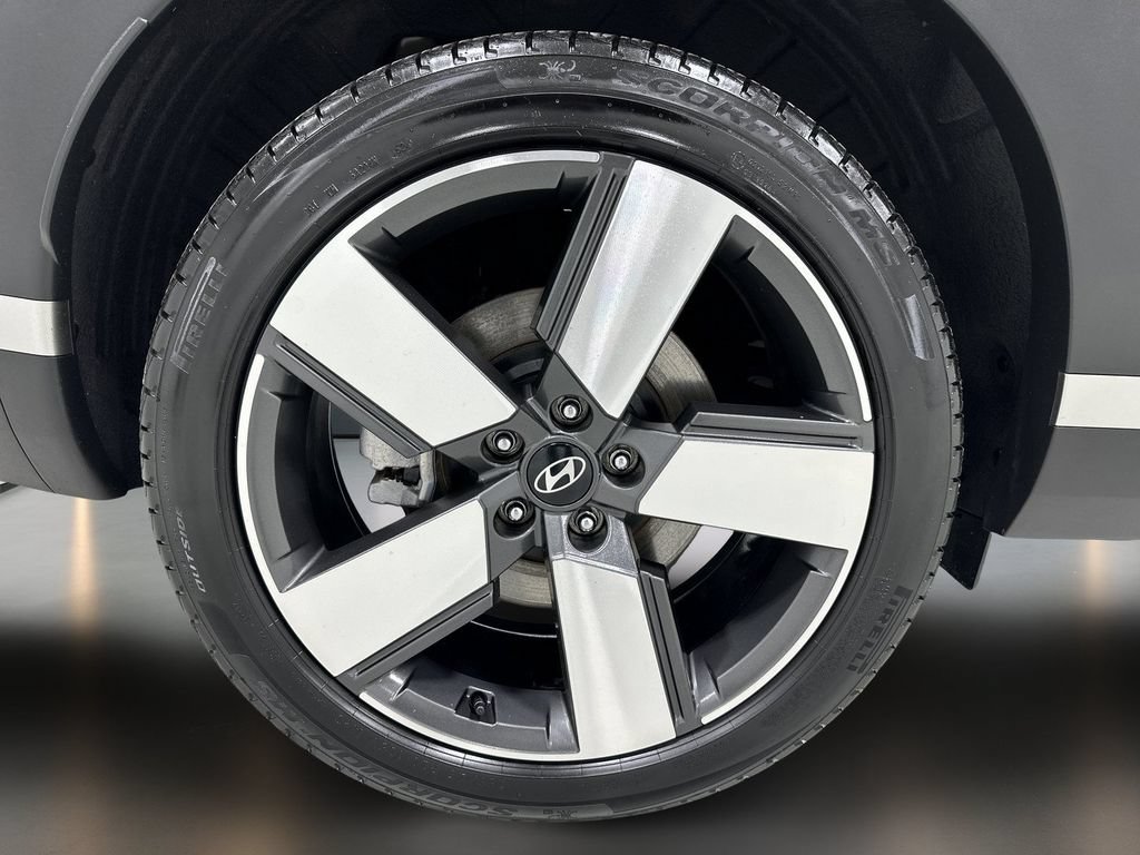 Certified 2024 Hyundai Santa Fe Limited AWD/4WD image 11