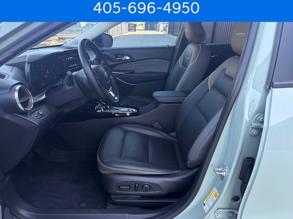 Used 2025 Chevrolet Trax ACTIV FWD image 14
