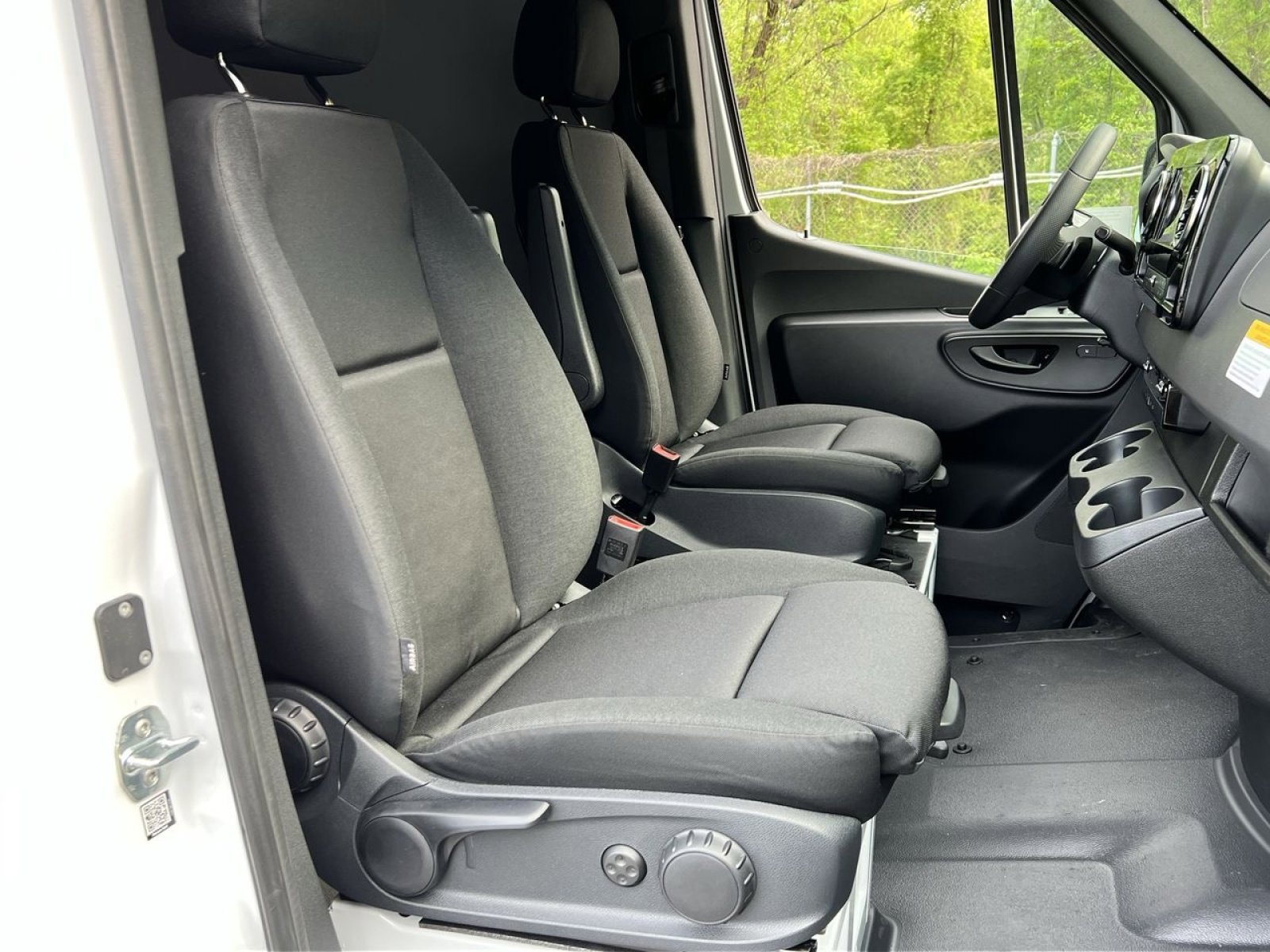 New 2025 Mercedes-Benz Sprinter 2500 image 27