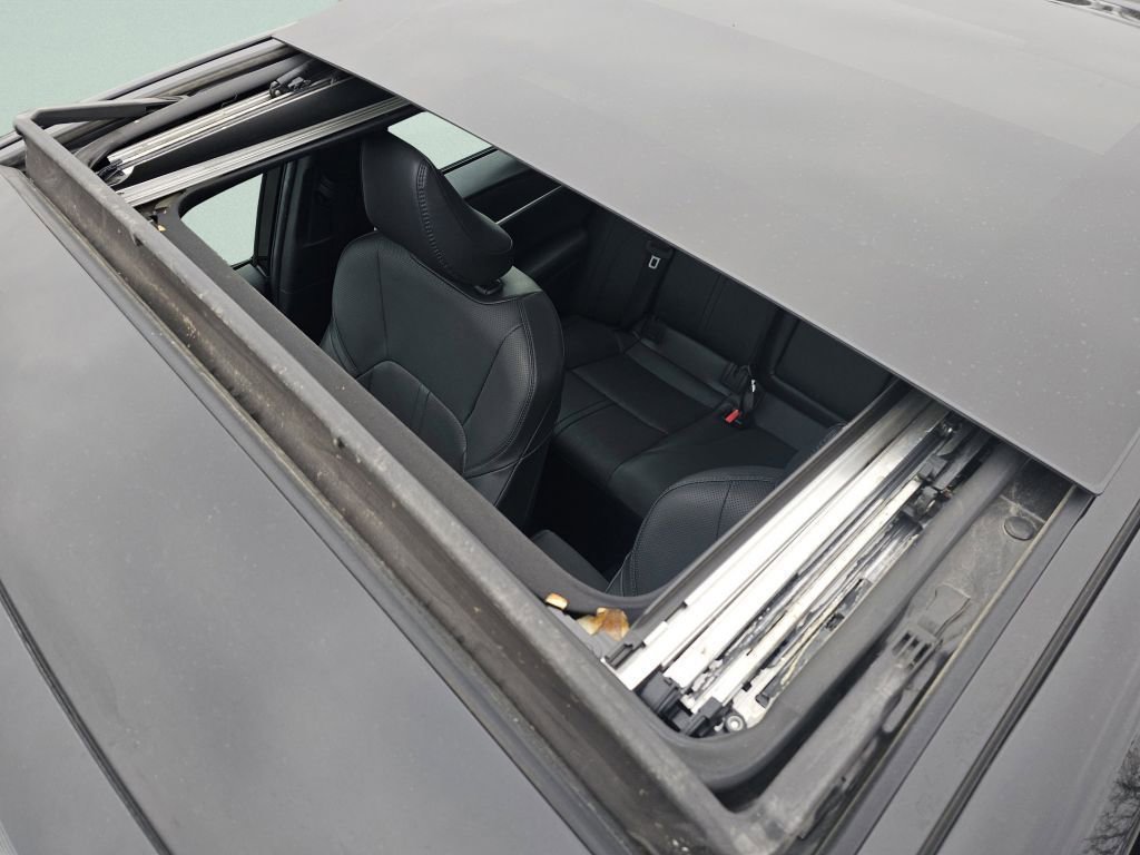 Used 2025 Toyota Camry XSE FWD image 8