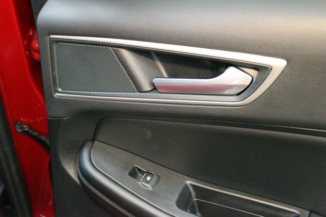 Used 2024 Ford Edge SEL w/ Convenience Package image 13