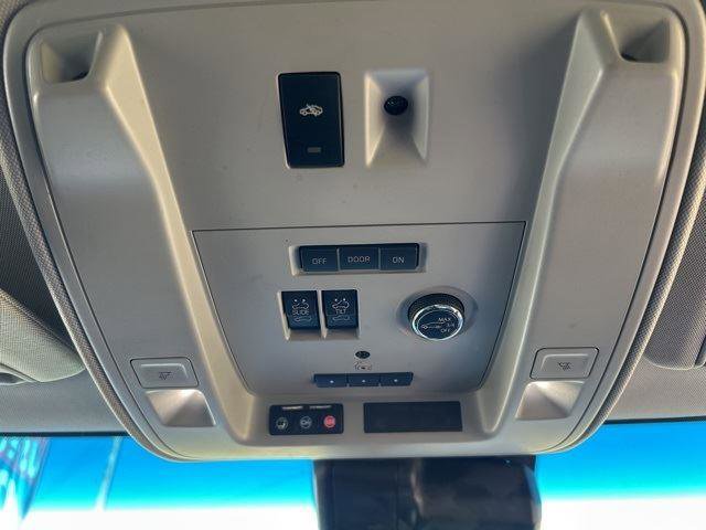 Used 2020 Cadillac Escalade ESV Luxury image 11