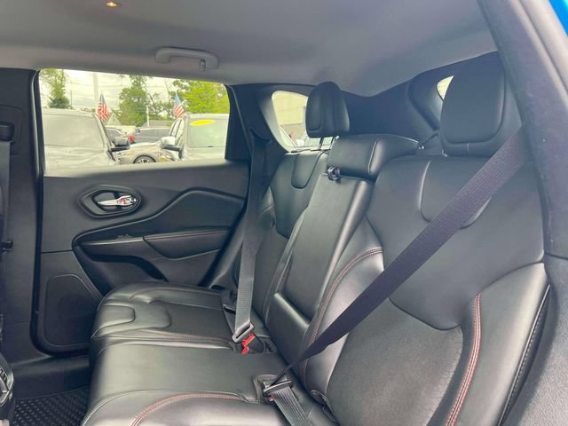 Used 2020 Jeep Cherokee Trailhawk w/ Cold Weather Group AWD/4WD image 29
