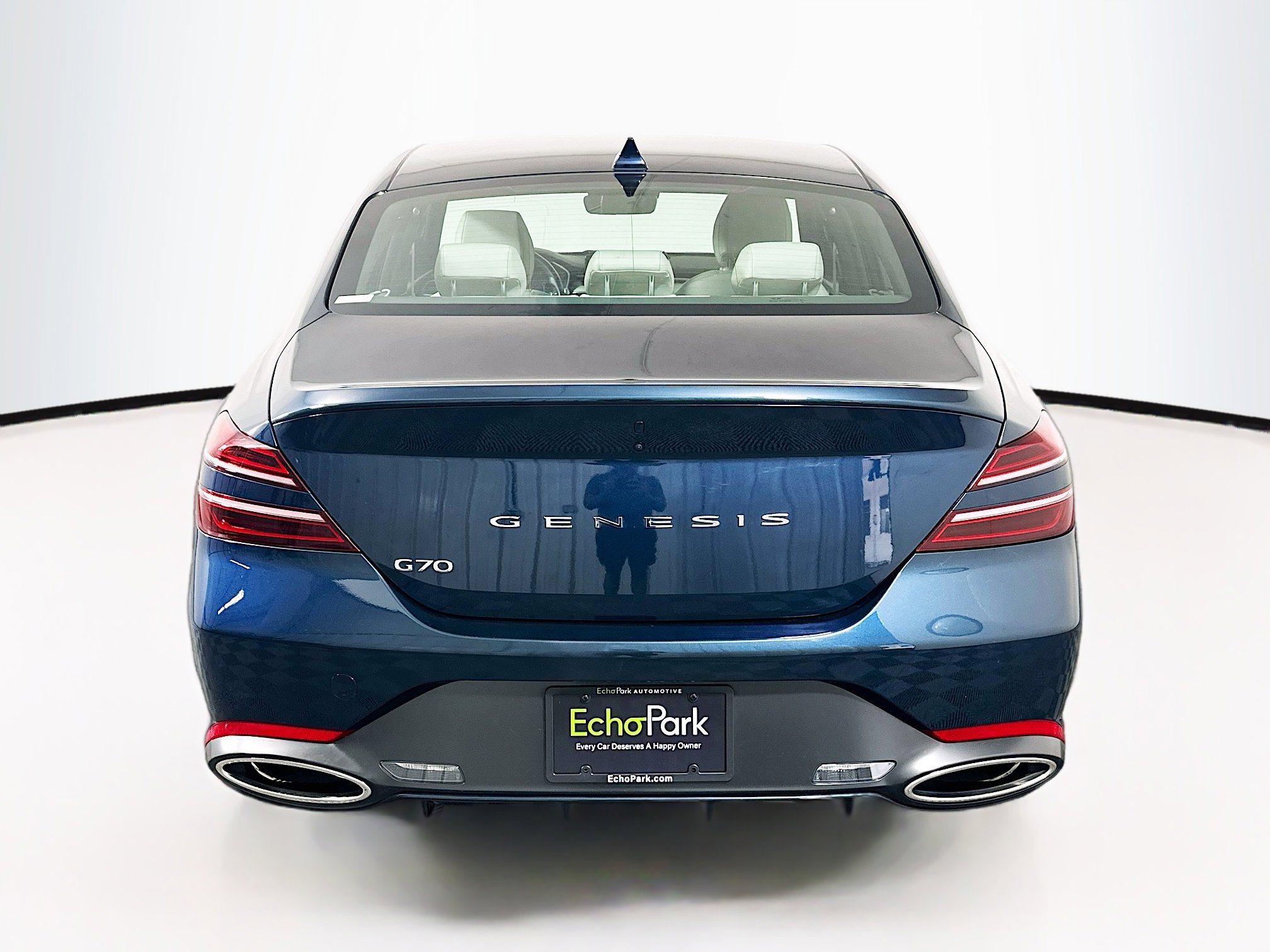 Used 2025 Genesis G70 2.5T RWD image 7