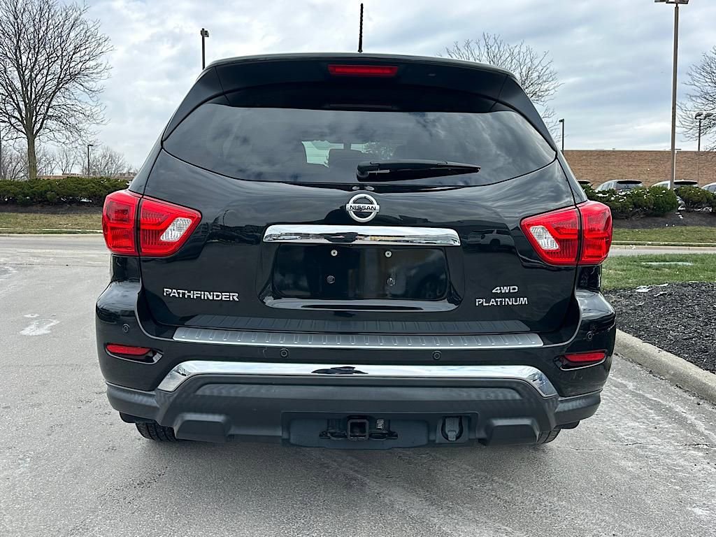 Used 2018 Nissan Pathfinder Platinum image 10
