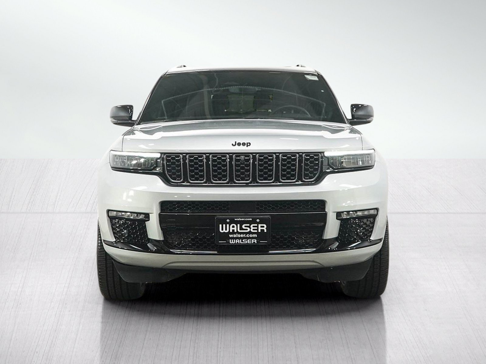 Used 2023 Jeep Grand Cherokee L Summit AWD/4WD image 8