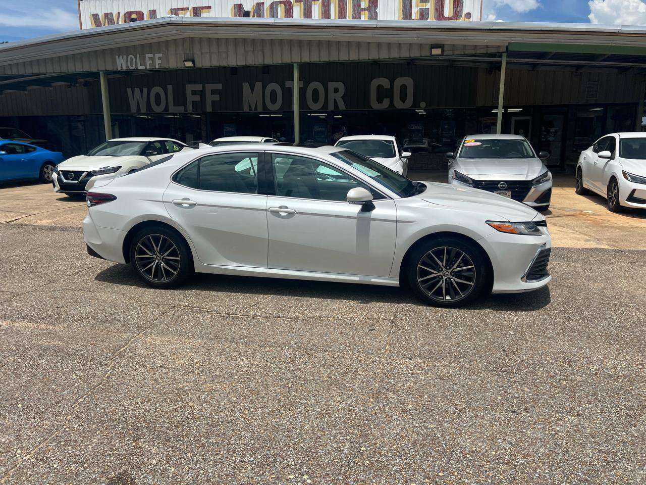 Used 2022 Toyota Camry XLE w/ Cold Weather Package FWD image 6