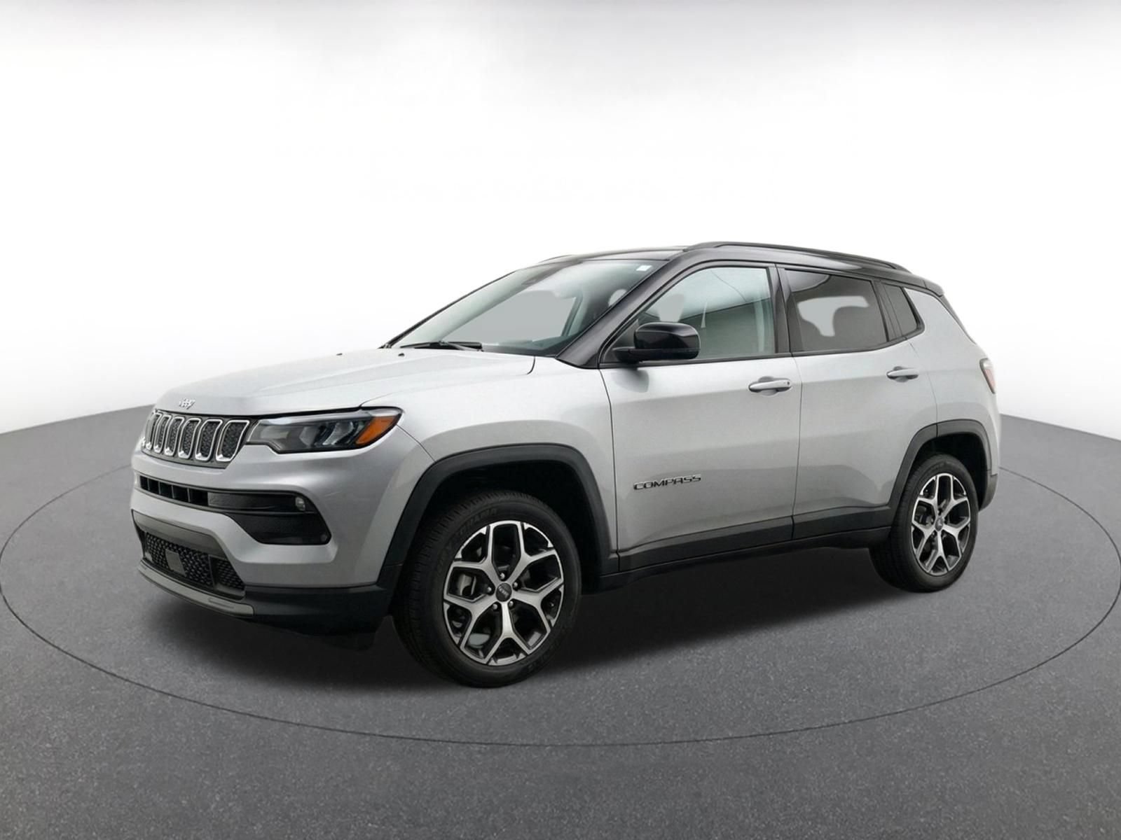 Used 2025 Jeep Compass Limited AWD/4WD image 3