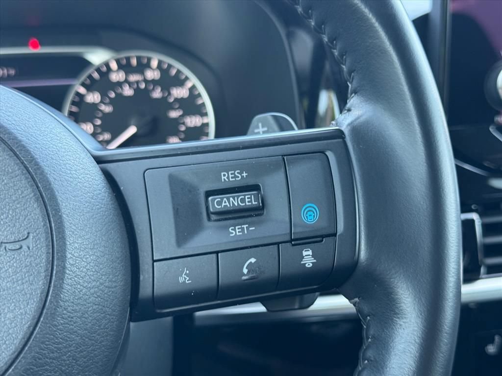 Certified 2025 Nissan Pathfinder SV FWD image 19