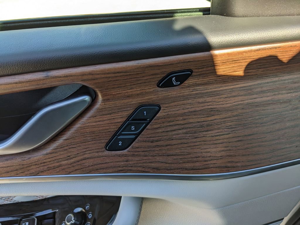 Used 2022 Jeep Grand Cherokee Summit w/ Luxury Tech Group V image 23