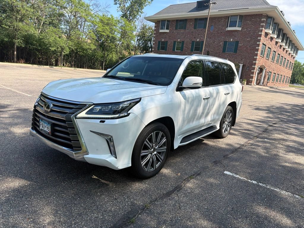 Used 2016 Lexus LX 570 4WD w/ Luxury Package image 4