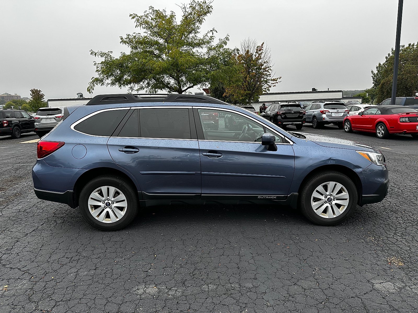 Used 2015 Subaru Outback 2.5i Premium w/ Popular Package #1 AWD/4WD image 2