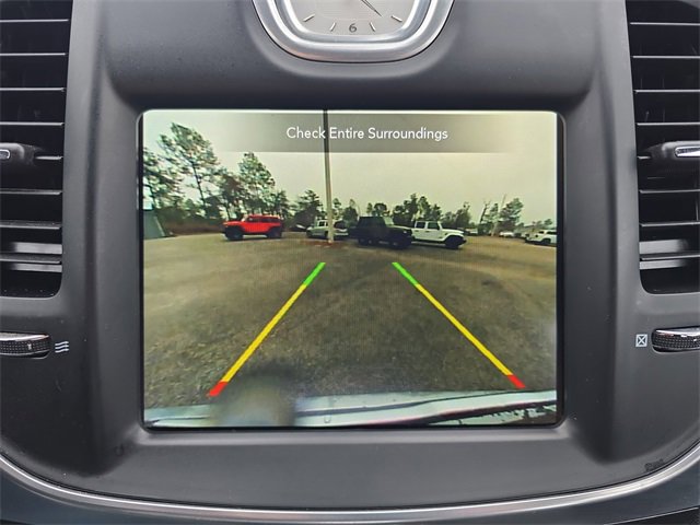 Certified 2019 Chrysler 300 Touring w/ Chrome Appearance Package image 18