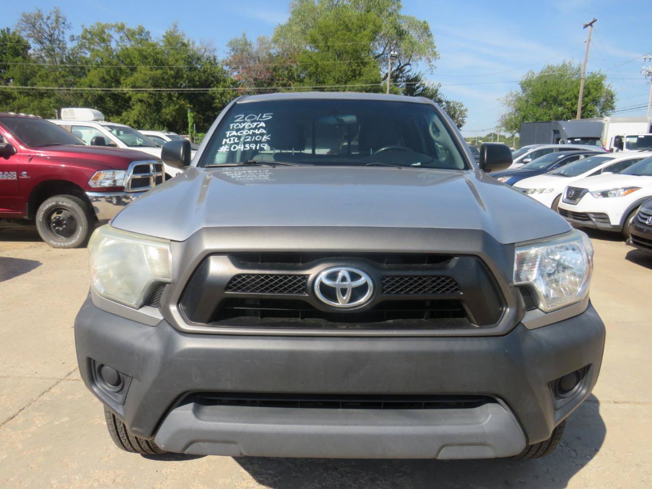 Used 2015 Toyota Tacoma PreRunner w/ Convenience Package RWD image 2
