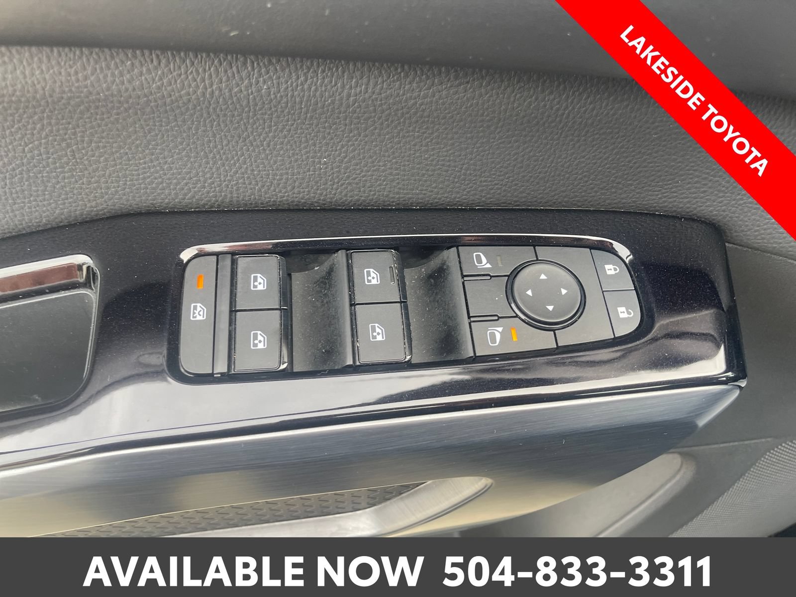 Used 2024 Nissan Pathfinder SL FWD image 25