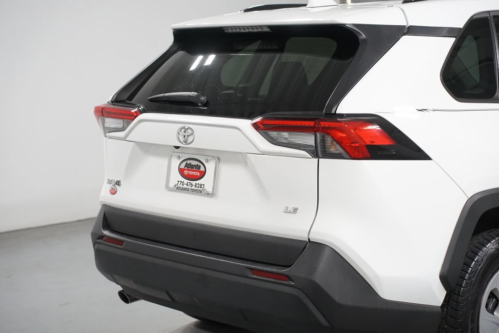 Used 2021 Toyota RAV4 LE FWD image 9