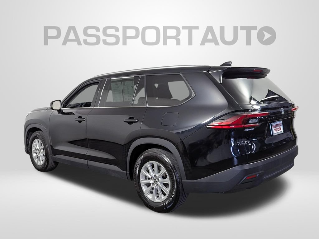 Used 2025 Toyota Grand Highlander AWD image 4