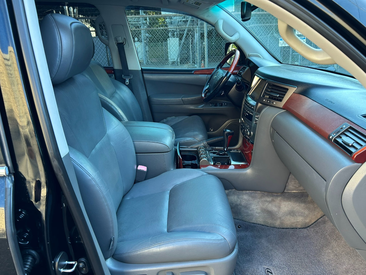 Used 2009 Lexus LX 570 4WD image 16