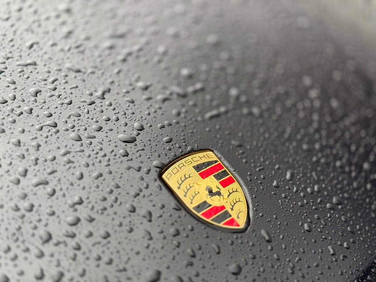 Used 2020 Porsche Taycan Turbo image 10