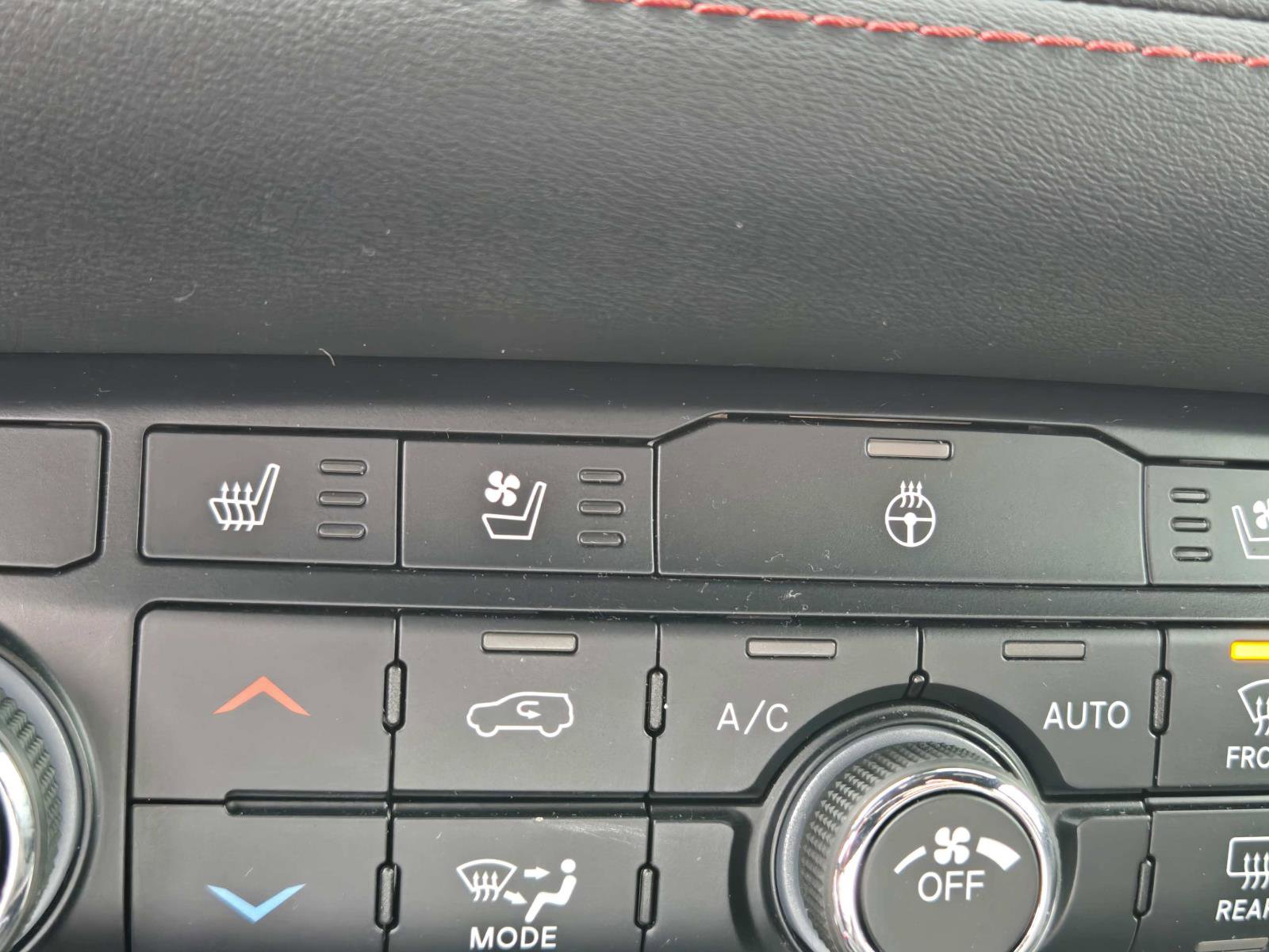 Used 2024 Dodge Durango GT image 34