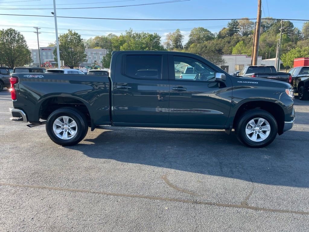 Used 2025 Chevrolet Silverado 1500 LT image 4