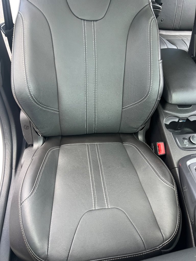 Used 2014 Ford Focus Titanium FWD image 34